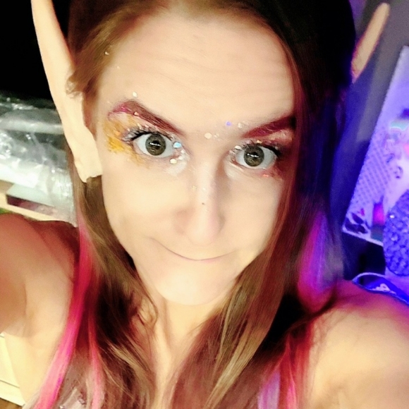 Meet your Posher, Laura - Picture 2 of 16